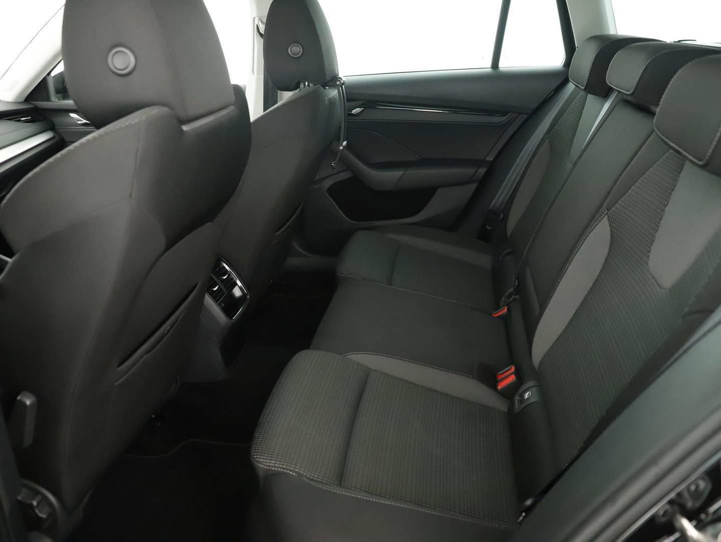 Škoda OCTAVIA Combi Ambition TDI DSG | Bild 18 von 22
