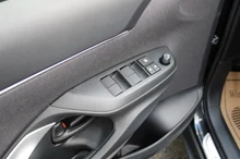 Toyota Yaris Cross 1,5 VVT-i Hybrid Active Drive Aut. in Night Sky Black