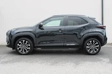 Toyota Yaris Cross 1,5 VVT-i Hybrid Active Drive Aut. in Night Sky Black