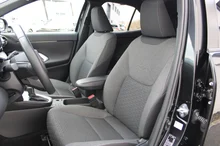 Toyota Yaris Cross 1,5 VVT-i Hybrid Active Drive Aut. in Night Sky Black