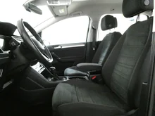 VW Touran Comfortline TDI SCR DSG in 2T Deep Black Perleffekt