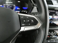 VW Touran Comfortline TDI SCR DSG in 2T Deep Black Perleffekt