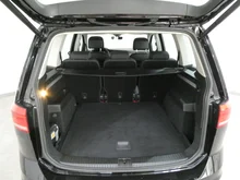 VW Touran Comfortline TDI SCR DSG in 2T Deep Black Perleffekt
