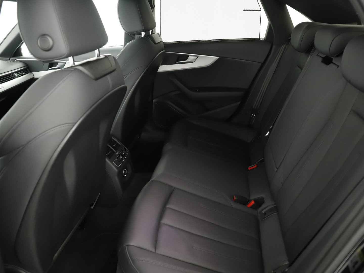Audi A4 Limousine 45 TDI quattro advanced | Bild 9 von 12