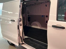 VW Kastenwagen Transporter Kastenwagen LR TDI in Clear White