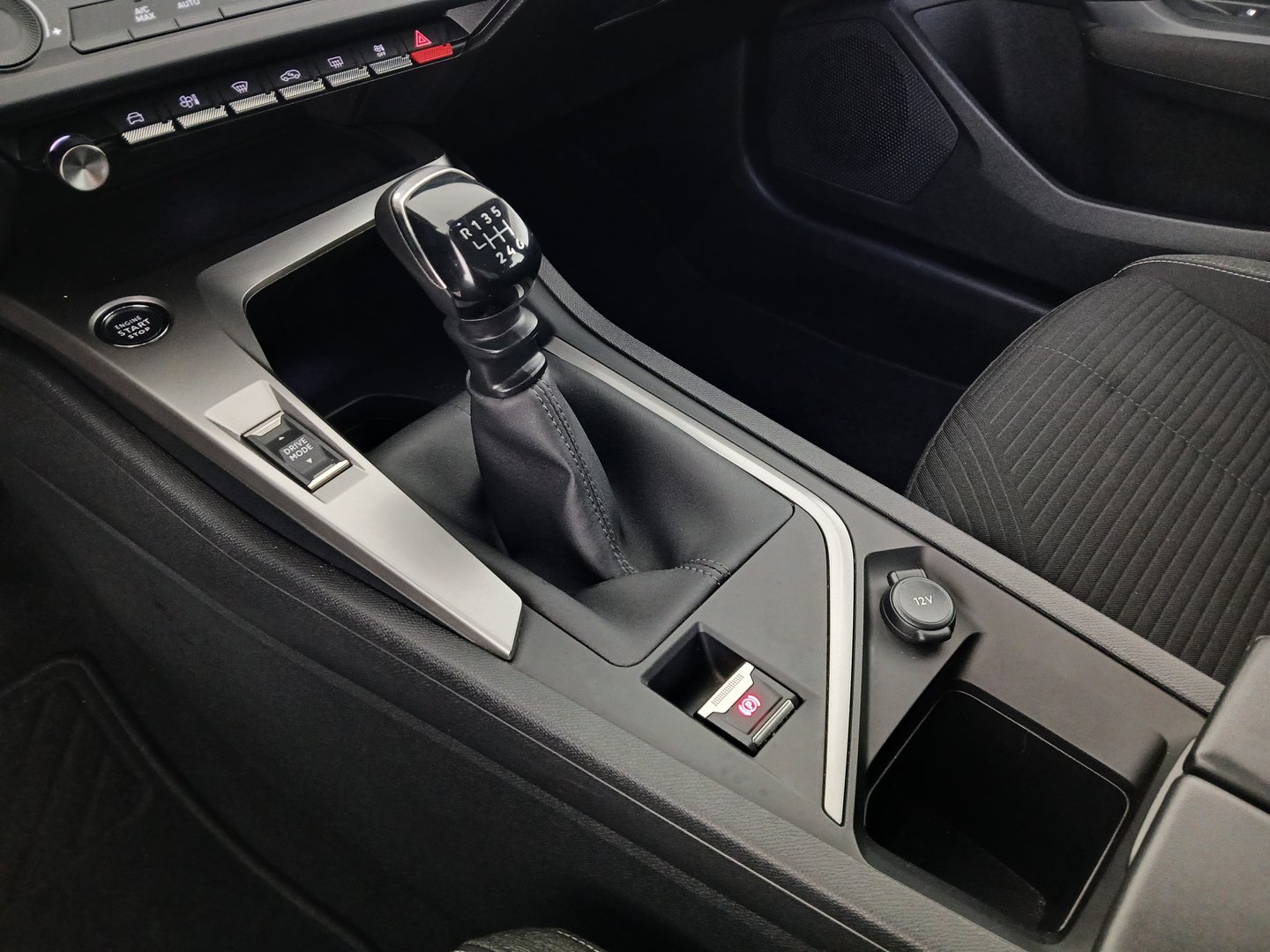 Peugeot 308 SW PureTech 130 S&S 6-Gang-Manuell Active Pack | Bild 27 von 31