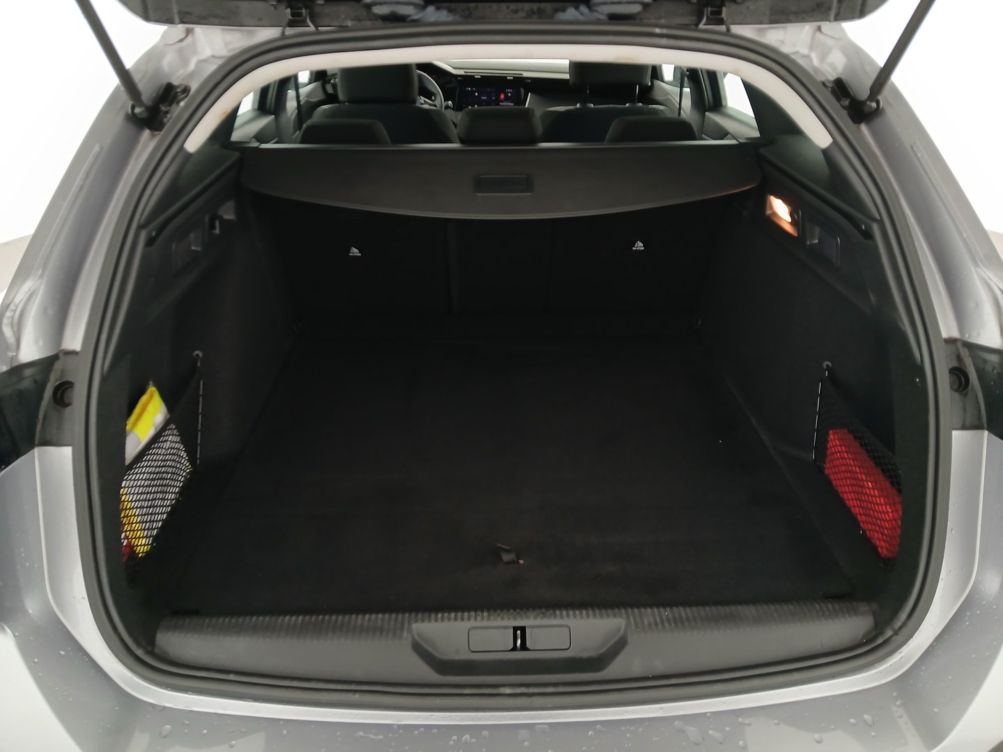 Peugeot 308 SW PureTech 130 S&S 6-Gang-Manuell Active Pack | Bild 29 von 31