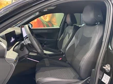 VW T-Roc R-Line eTSI DSG in Grenadillschwarz Metallic
