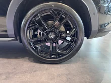VW T-Roc R-Line eTSI DSG in Grenadillschwarz Metallic