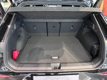 VW T-Roc R-Line eTSI DSG in Grenadillschwarz Metallic