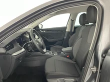 Škoda Octavia Combi Selection TDI DSG in Graphit-Grau Metallic