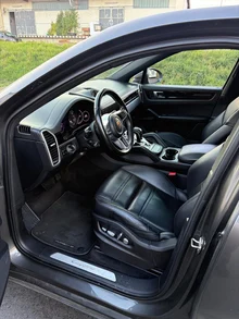 Porsche Cayenne E-Hybrid Coupé in quarzitgraumetallic