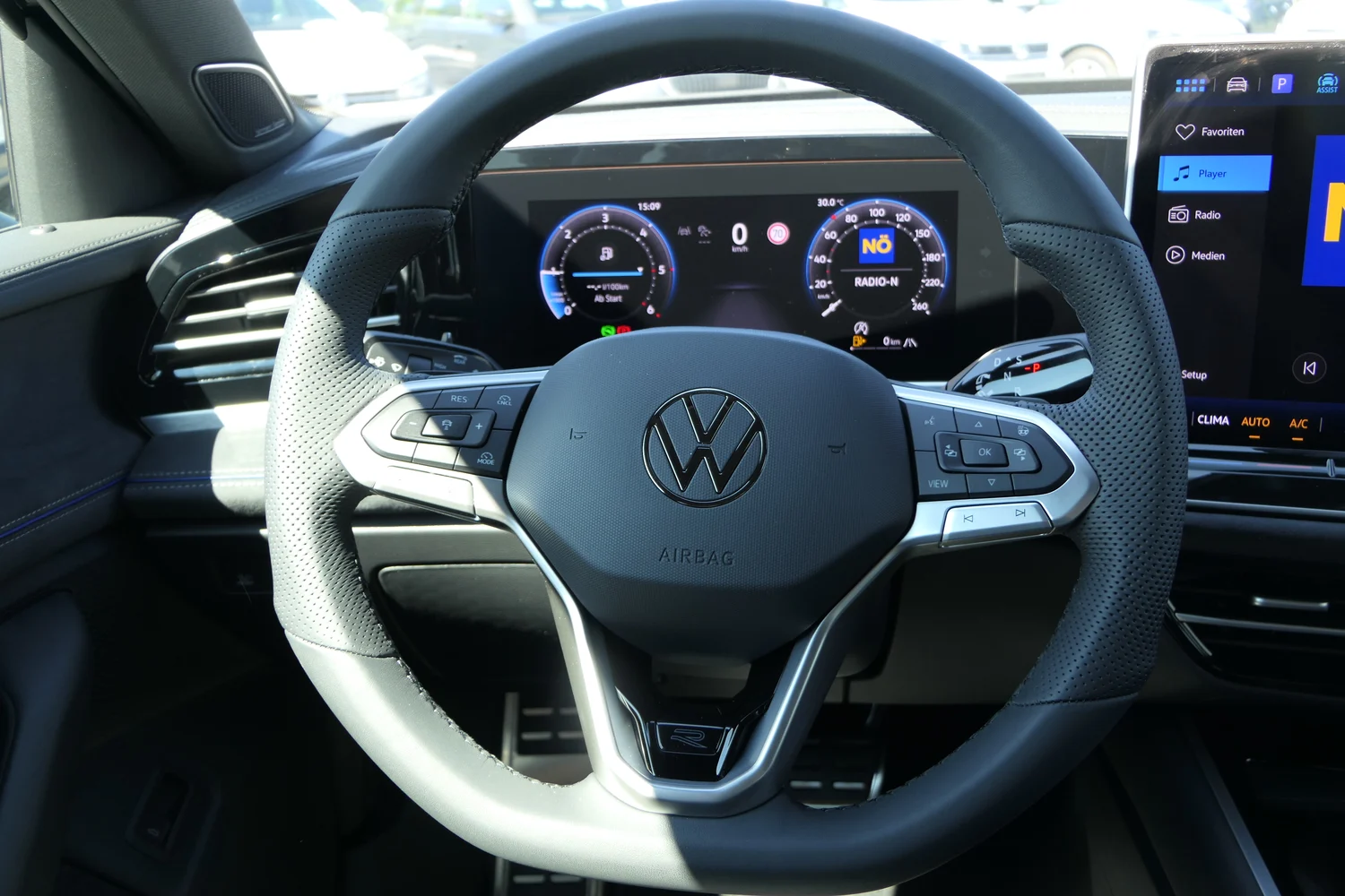 Bild eines VW Passat Variant R-Line TDI DSG