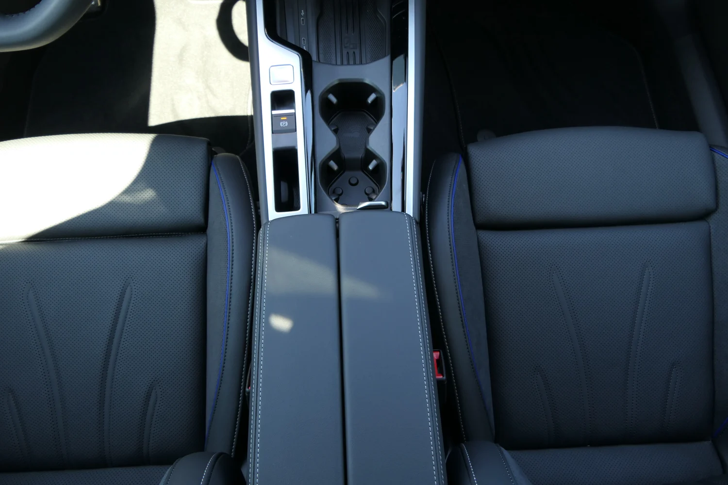 Bild eines VW Passat Variant R-Line TDI DSG