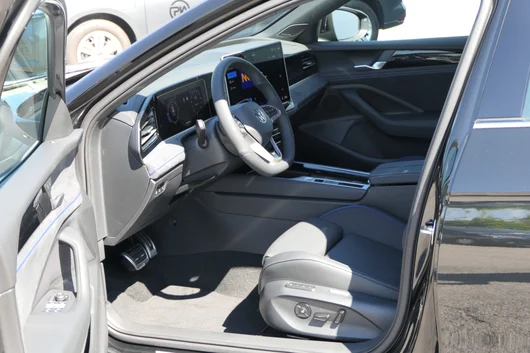 Bild eines VW Passat Variant R-Line TDI DSG