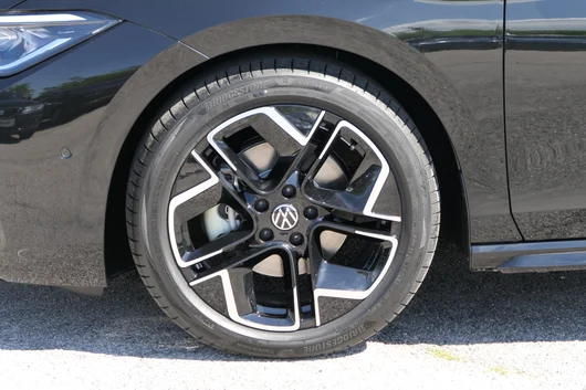 Bild eines VW Passat Variant R-Line TDI DSG