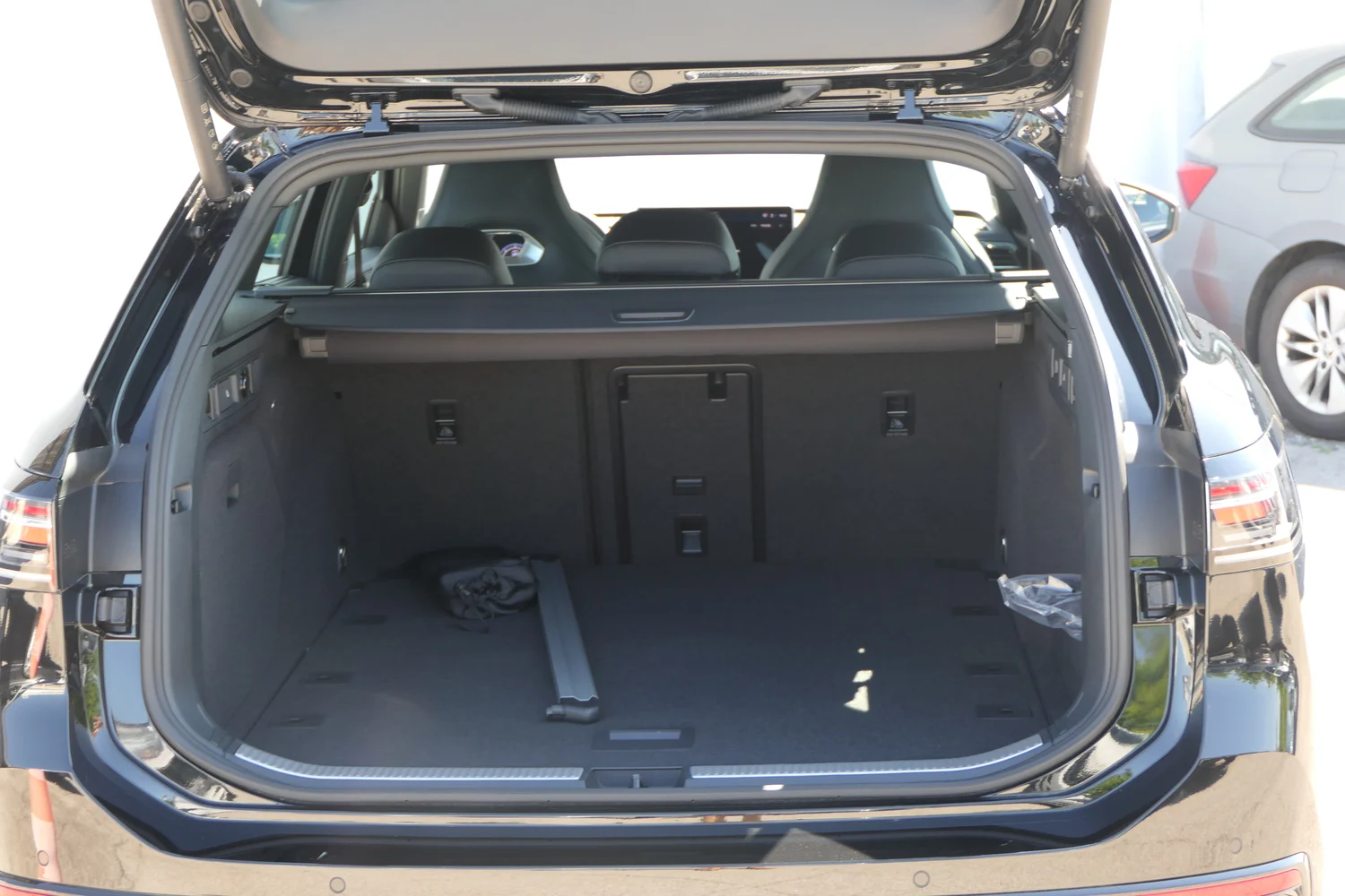 Bild eines VW Passat Variant R-Line TDI DSG