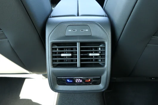 Bild eines VW Passat Variant R-Line TDI DSG