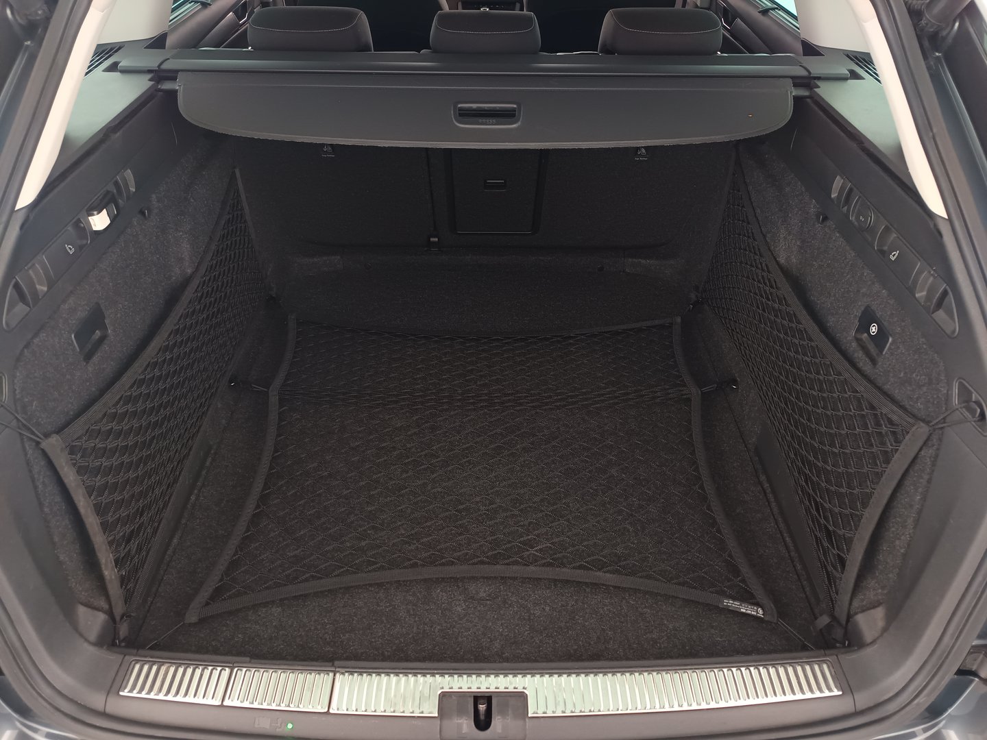 Škoda SUPERB Combi Style TDI DSG | Bild 36 von 40