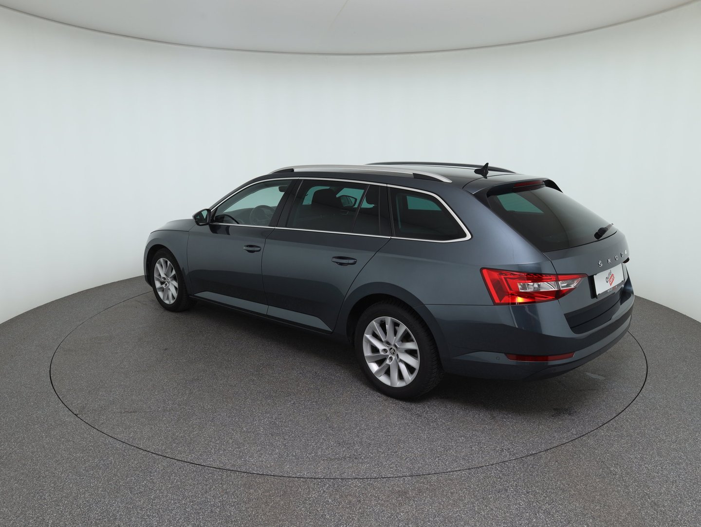 Škoda SUPERB Combi Style TDI DSG | Bild 7 von 40