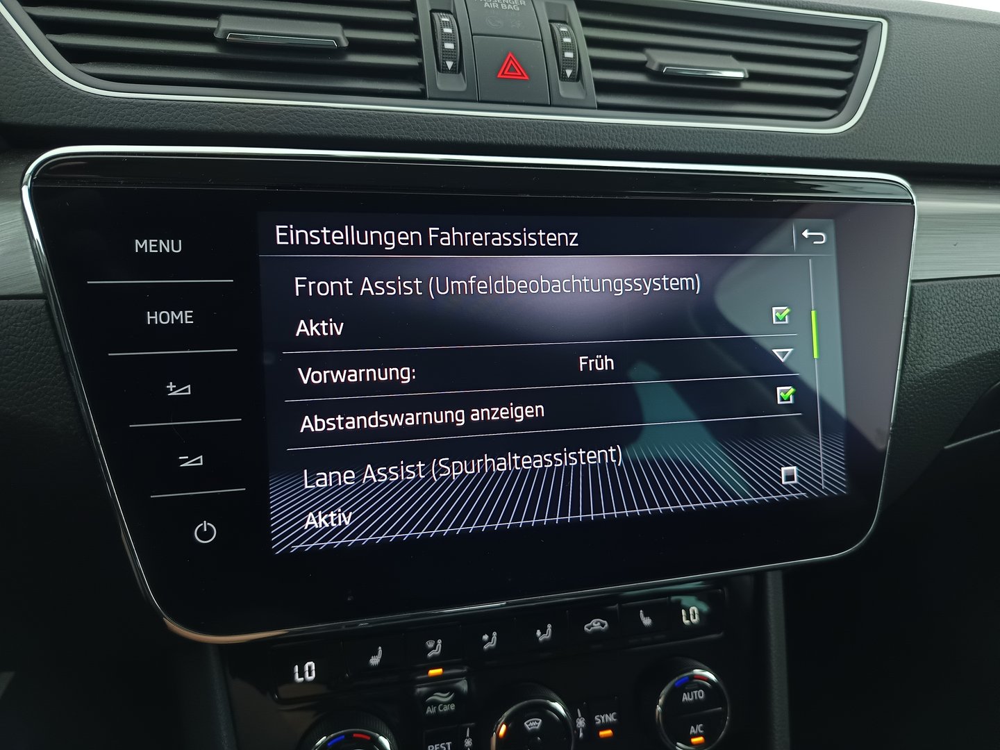 Škoda SUPERB Combi Style TDI DSG | Bild 28 von 40
