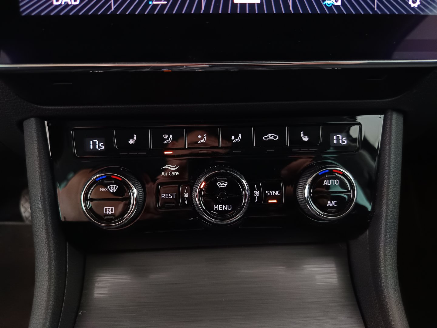 Škoda SUPERB Combi Style TDI DSG | Bild 33 von 40