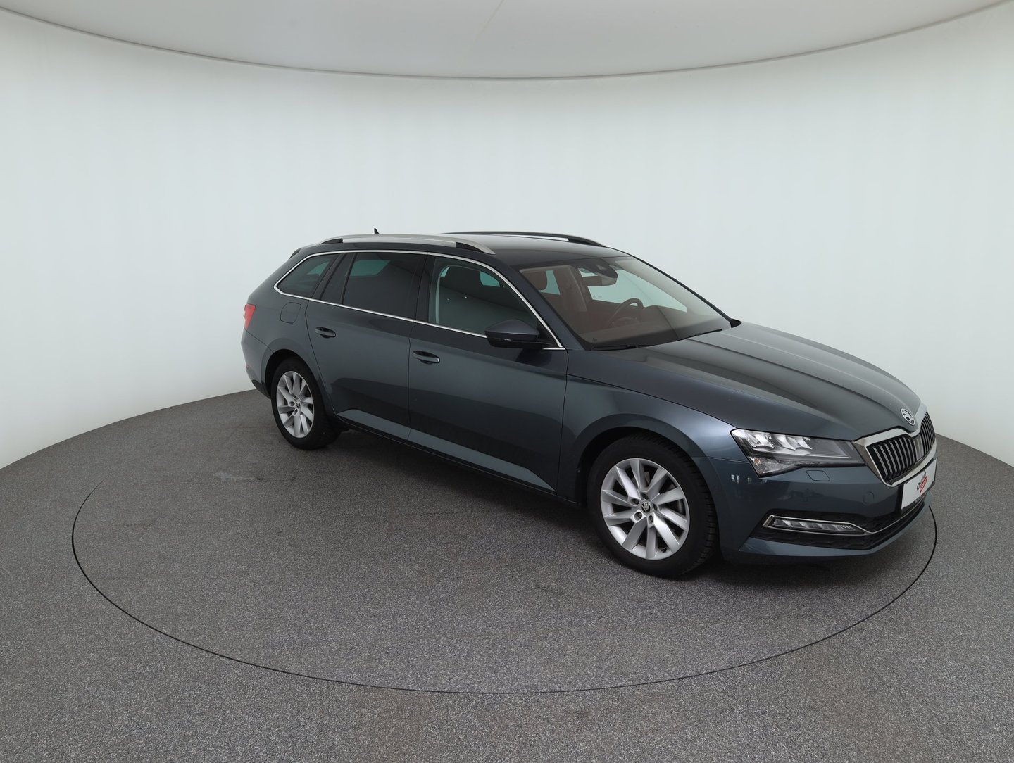 Škoda SUPERB Combi Style TDI DSG | Bild 3 von 40