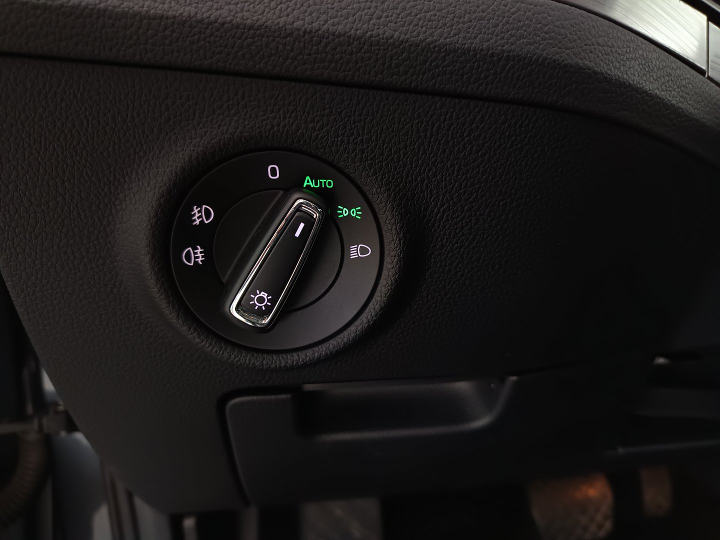 Škoda SUPERB Combi Style TDI DSG | Bild 12 von 40