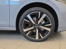 VW Golf Rabbit mHEV DSG in Mondsteingrau