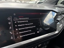 Audi Q4 e-tron 40 e-tron in Mythosschwarz metallic