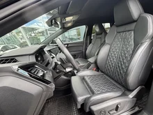 Audi Q4 e-tron 40 e-tron in Mythosschwarz metallic