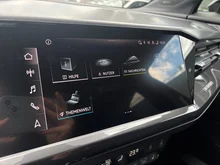 Audi Q4 e-tron 40 e-tron in Mythosschwarz metallic