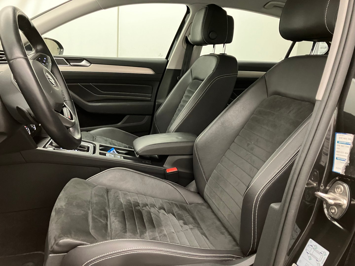 VW Passat Elegance TDI SCR 4MOTION DSG | Bild 11 von 30