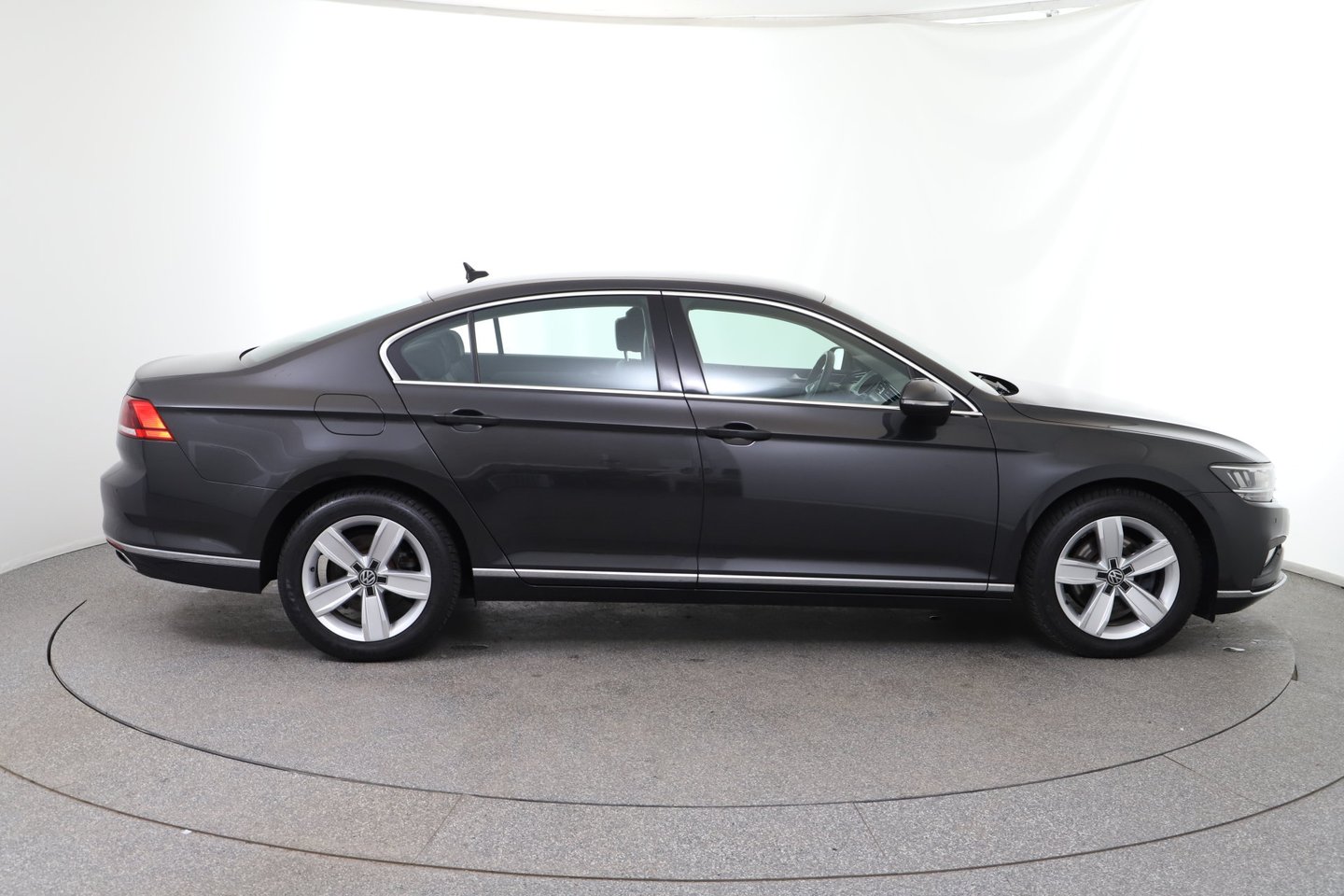VW Passat Elegance TDI SCR 4MOTION DSG | Bild 6 von 30