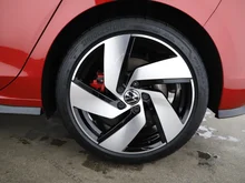 VW Golf GTI Clubsport DSG in KINGS RED METALLIC
