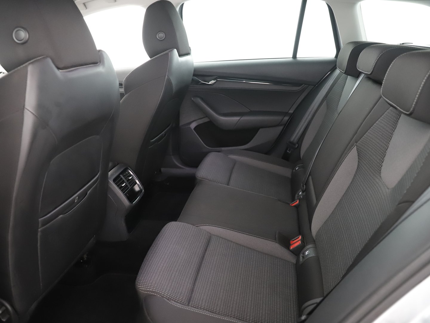 Škoda OCTAVIA Combi Ambition TDI | Bild 10 von 13