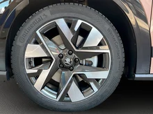 Škoda Peaq Selection 90x in Rosewood-Beige Metallic