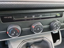VW Transporter Kombi LR TDI 4MOTION in Deepocean