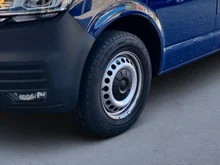 VW Transporter Kombi LR TDI 4MOTION in Deepocean