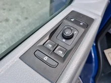 VW Transporter Kombi LR TDI 4MOTION in Deepocean