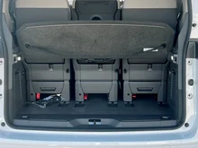 VW Multivan Edition eHybrid 180 kW 4MOTION in Candyweiß/Dach Deepblack