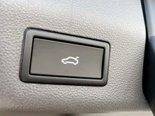 VW Multivan Edition eHybrid 180 kW 4MOTION in Candyweiß/Dach Deepblack