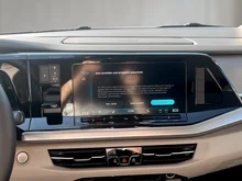VW Multivan Edition eHybrid 180 kW 4MOTION in Candyweiß/Dach Deepblack
