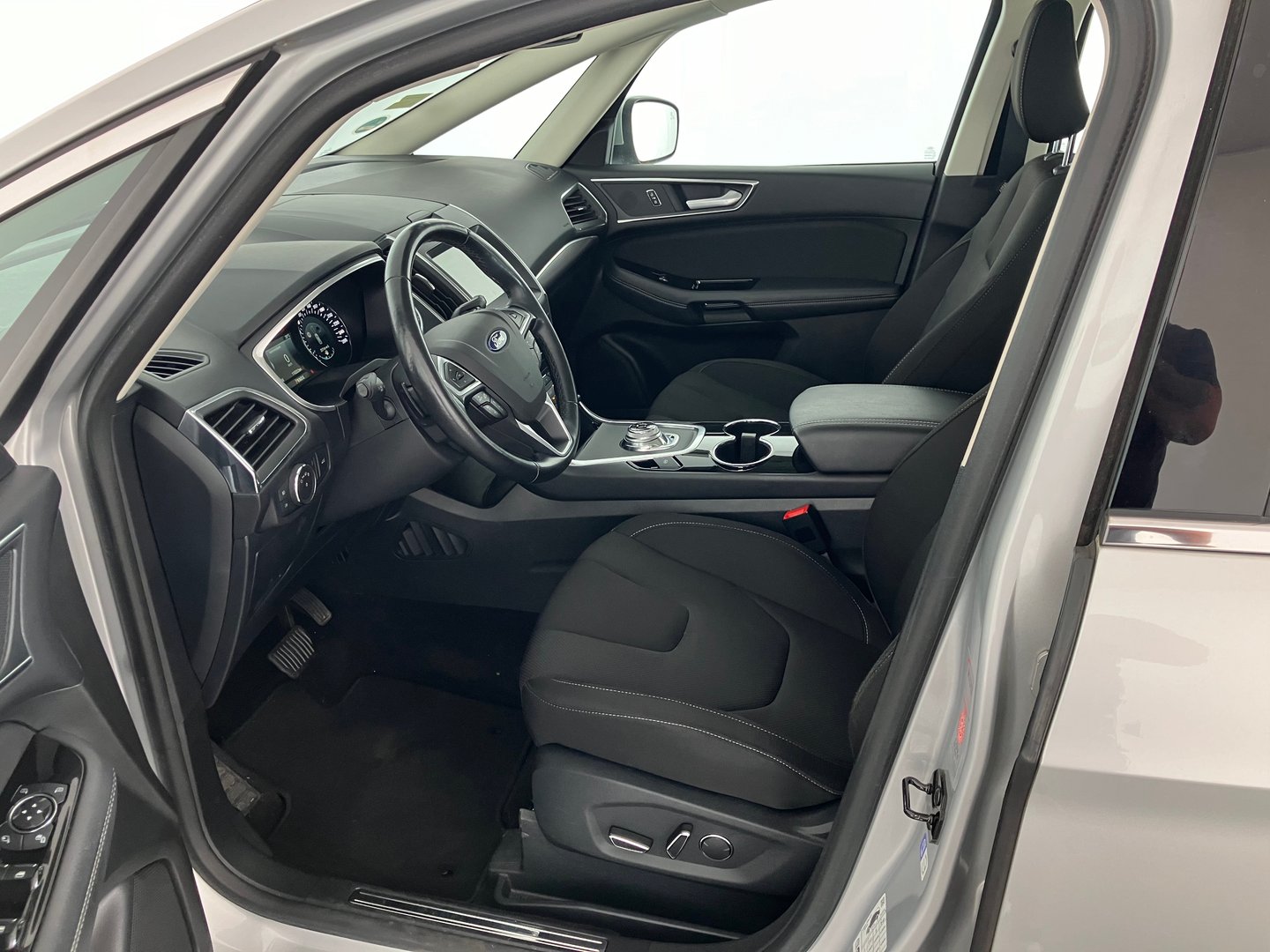 Ford S-MAX Titanium 2.0 EcoBlue SCR AWD Aut. | Bild 4 von 17