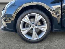 SEAT Leon FR 1.5 eTSI ACT DSG in Nacht-Schwarz Metallic