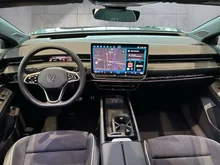 VW ID.7 Tourer Pro 210 kW Business - 77 kWh in Aquamarinblau