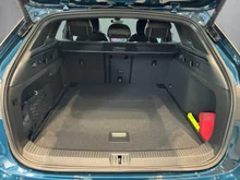 VW ID.7 Tourer Pro 210 kW Business - 77 kWh in Aquamarinblau