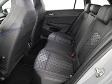 VW Golf Variant R-Line mHeV DSG in hellgrau - metallic