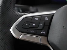 VW Golf Variant R-Line mHeV DSG in hellgrau - metallic