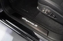 Porsche Cayenne S Coupé in chromitschwarzmetallic
